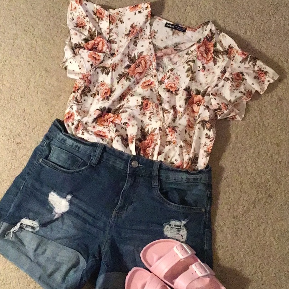 New, never worn SHEIN floral butterfly sleeve bodysuit